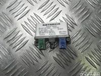 Mercedes-Benz A 221 827 00 42 / A2218270042 M-CLASS (W164) 2008 Amplificateur d'antenne