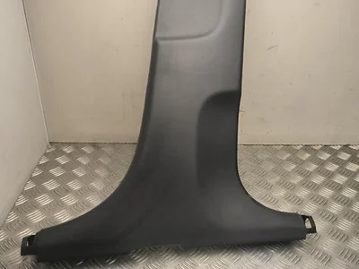 Hyundai 85845BE000 Kona II 2023 Cubierta, Soporte -B (intermedia) right side - Imagen 1