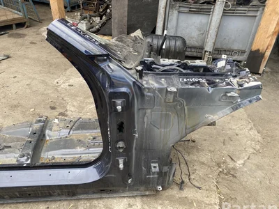 BMW 7 (G11, G12) 2017 Quart de corps Right Front - Image 1