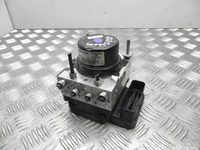 Toyota 89541-0D270 / 895410D270 YARIS (_P13_) 2015 Unité de commande hydraulique ABS - Image 1