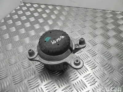 Mercedes-Benz A 205 240 66 17 / A2052406617 C-CLASS (W205) 2015 Support moteur - Image 1