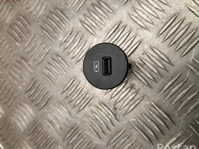 Iveco 5803046349 DAILY VI Box 2024 Périphérique d'entrée USB - Image 1