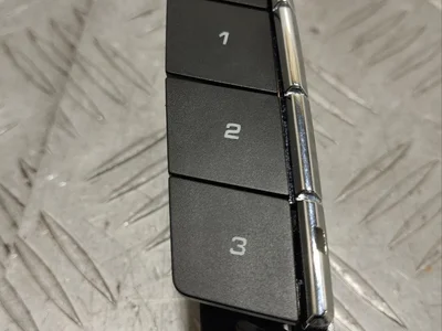 Porsche 7P5959561D CAYENNE (92A) 2016 Interrupteur à mémoire pour le réglage du siège - Image 1