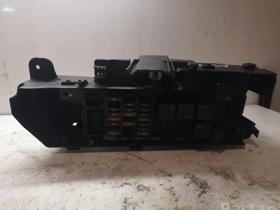 Volvo 9494210 V70 II (SW) 2004 Boîte à fusibles - Image 1