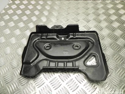 Mercedes-Benz A 212 620 01 18 / A2126200118 E-CLASS (W212) 2010 Support pour la garniture - Image 1