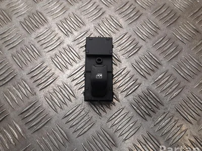 Maxus C00095631 Deliver 9 2024 Bouton de lève-vitre Right Front - Image 1