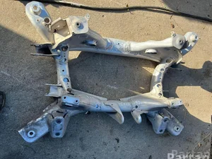 BMW 497010663 5 (F10) 2012 poutre d'essieu arrière