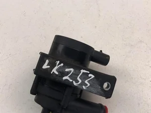 Volvo AV618564AB V40 Hatchback 2017 Pompe à eau