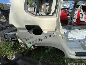 Volkswagen TOURAN (5T1) 2018 Quart de corps Right Rear