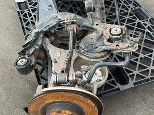 Volvo 31681544 XC90 II 2016 poutre d'essieu arrière