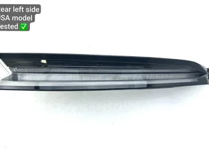 Porsche 9J1945207F Taycan 2021 Rückleuchte links USA