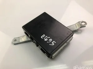 Lexus 89225-50010 / 8922550010 LS (_F2_) 1999 Unités de contrôle