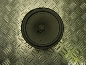 Mercedes-Benz A 246 820 05 02 / A2468200502 CLA Coupe (C117) 2015 Haut-parleur