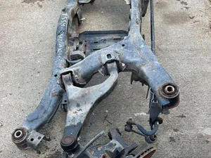 Subaru E515EAL200 OUTBACK (BS) 2019 poutre d'essieu arrière