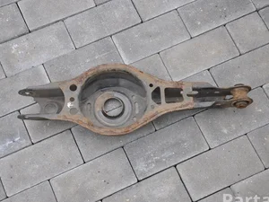 Toyota COROLLA (E210) Estate 2019 Arrière  bras inférieur right side