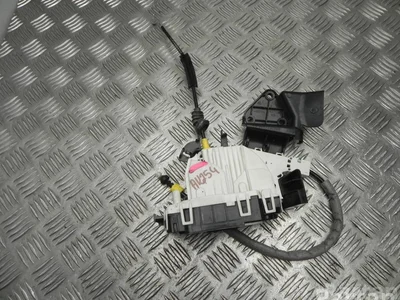 Mercedes-Benz A 099 720 04 35 / A0997200435 KLASA C (W204) 2012 Zamek drzwi - Obraz 1