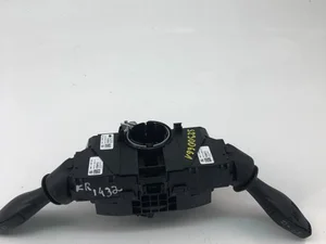 Ford 8A6T-13335-BC; 8A6T-13N064-BG / 8A6T13335BC, 8A6T13N064BG FIESTA VII 2018 Bouton multifonction pour volant