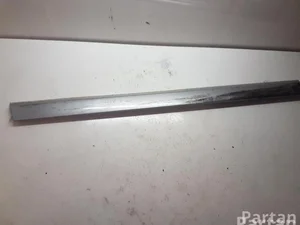 Audi 4D0853982 A8 (4D2, 4D8) 2001 Garniture /moulage