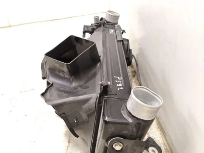 Maserati 670175328 MC 20 Cielo 2023 Boîtier de filtre à air - Image 1