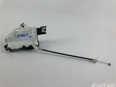 Peugeot 9136GC 5008 2009 Serrure de porte - Image 1