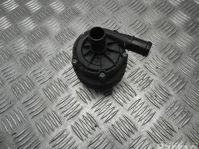 Maserati 670005347 GHIBLI (M157) 2014 Pompe à eau supplémentaire - Image 1