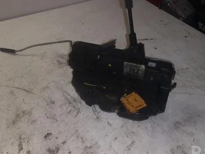 Opel 13579519 INSIGNIA A (G09) 2010 Serrure de porte Right Front - Image 1