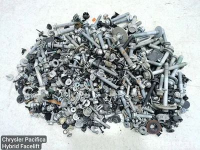Chrysler Pacifica 2021 Tornillo conjunto - Imagen 1