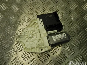 Seat 1P0 837 402 AE, 3C8 959 701, 3C0 959 793 C / 1P0837402AE, 3C8959701, 3C0959793C LEON (1P1) 2012 Moteur de lève-vitre Right Front