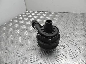 BMW 8637953 3 (F30, F80) 2013 Pompe à eau supplémentaire
