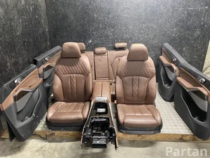 BMW X5 (G05) 2021 Fotele, Kanapa, Komplet Panel drzwi Podłokietnik