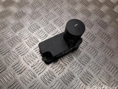 Mercedes-Benz A 000 800 02 48 / A0008000248 S-Class W126 1983 Pompe à vacuum - Image 1