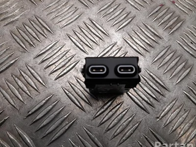 BMW 5A27DE6 5 G60 2024 Périphérique d'entrée USB - Image 1