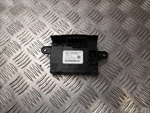 Jaguar L8B2-14D619-AG / L8B214D619AG I-PACE 2021 Unité de commande pour porte Left Rear
