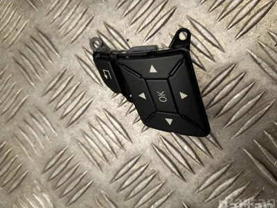 Mercedes-Benz A2185400162 CLS (C218) 2012 Bouton multifonction pour volant - Image 1