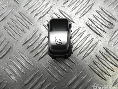 Mercedes-Benz A 205 905 84 04 / A2059058404 GLC (X253) 2017 Commutateur/ Bouton - Image 1