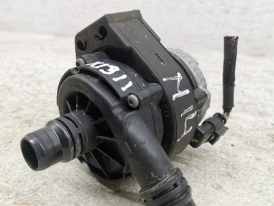 Peugeot 0392024023 e 208 2021 Pompe à eau - Image 1