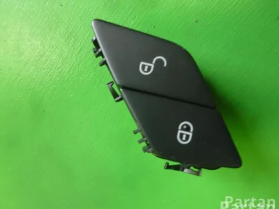 Mercedes-Benz A 205 905 51 51 / A2059055151 C-CLASS (W205) 2016 Interrupteur de sécurité pour verrouillage central - Image 1