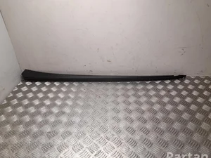 Mercedes-Benz A 295 690 00 00 / A2956900000 EQE V295 2022 Un autre détail de finition