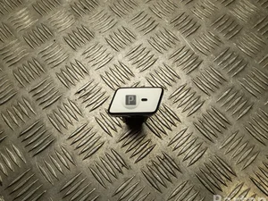 Toyota 15C633 PRIUS PLUS (_W4_) 2019 Bouton de frein de stationnement électromécanique