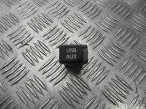 Toyota FA134343 VERSO S (_P12_) 2013 Périphérique d'entrée