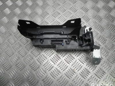 Mercedes-Benz KL30G, 0-1670658-1 A, A 002 542 13 19 / KL30G, 016706581A, A0025421319 C-CLASS (W204) 2010 Boîte à fusibles - Image 1