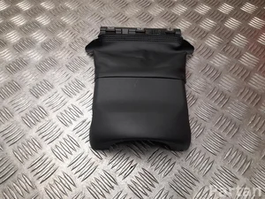 Volkswagen 571 858 560 / 571858560 Tayron 2025 Cubierta para columna de dirección