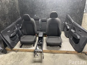 Hyundai Kona II 2023 Sėdynių komplektas Durų panelė Porankis