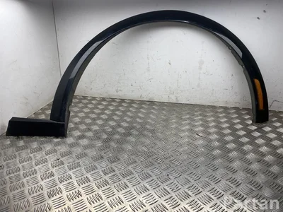 Ford USA Mustang Mach-E 2022 Moldura protectora/decorativa del paso de rueda Right Front - Imagen 1