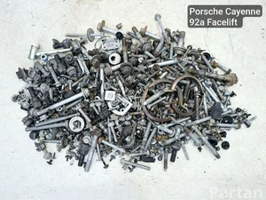 Porsche CAYENNE (92A) 2015 болт комплект