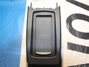 Volvo 30633451 C70 II Convertible 2008 Porte-gobelet