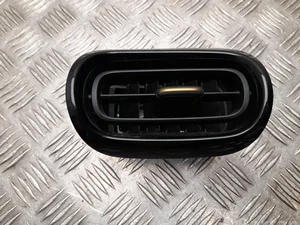 Toyota 55660-K0040 / 55660K0040 Yaris Cross XP210 2022 Évent Left Front