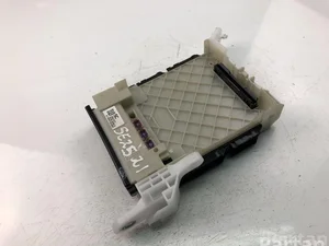 Toyota 82730-02P80 / 8273002P80 COROLLA Saloon (_E18_, ZRE17_) 2016 Boîte à fusibles