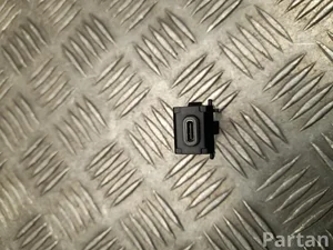 Toyota 8553248030 C-HR II (AX20) 2024 Įvesties įrenginys USB