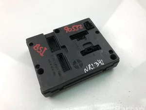 Renault 77003297930 SCÉNIC I (JA0/1_) 2001 Caja de fusibles